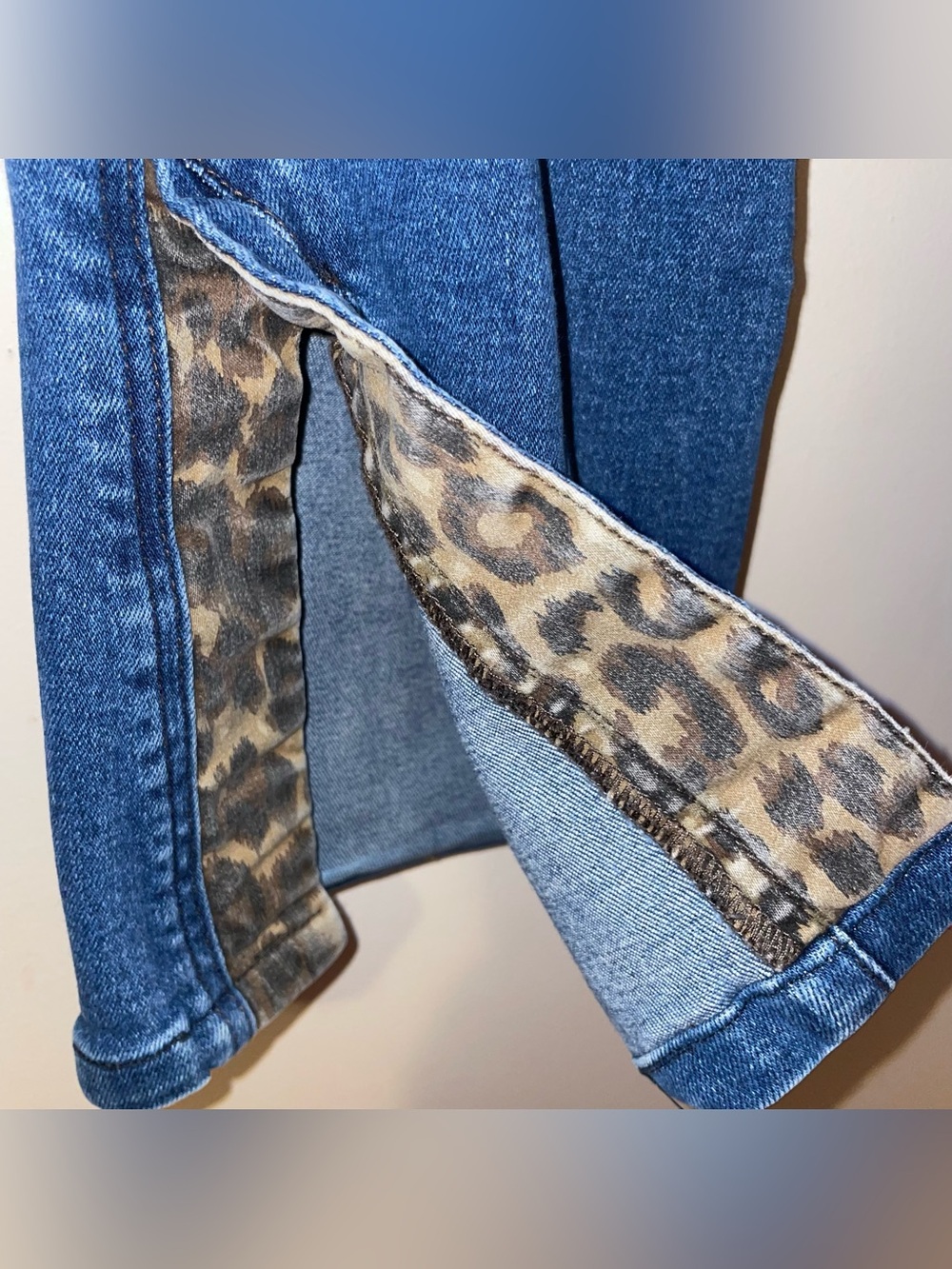 Wide-Leg Dark Blue Women's Jeans with Leopard Trim - Picture 7 of 10